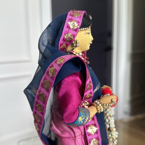 Indian Barbie on Stand - Collectors Item- Excellent Condition - Picture 6 of 9